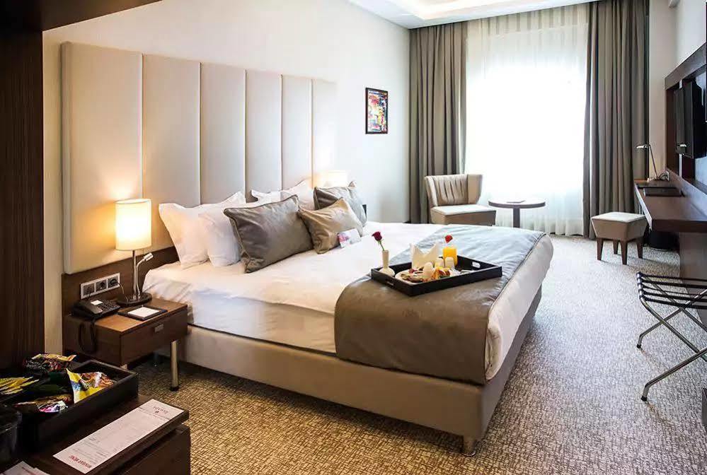 Ramada By Wyndham Yalova Hotel Exterior photo